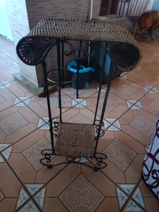 Tavolino in vimini e ferro battuto