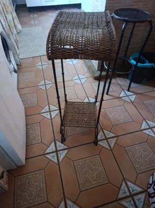 Tavolino in vimini e ferro battuto