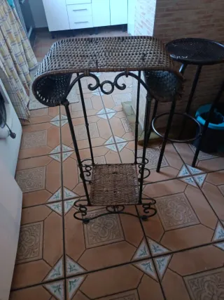 Tavolino in vimini e ferro battuto