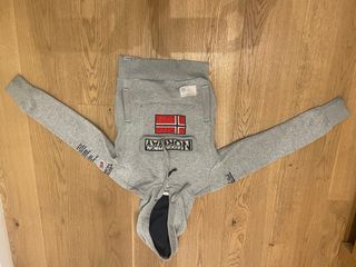 Sudadera Napapijri niño gris niño de unos 7 años