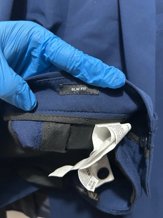 Traje Zara azul marino