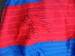 Camiseta FCB firmada por Messi, Suárez, Neymar