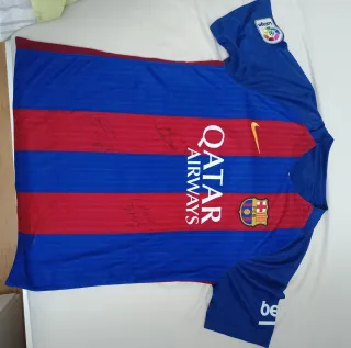 Camiseta FCB firmada por Messi, Suárez, Neymar