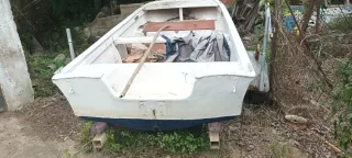 Barco open antiguo blanco.