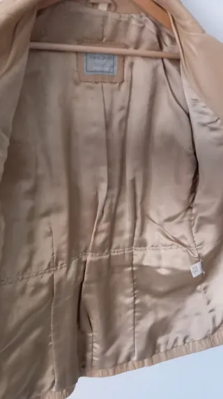 Chaqueta de cuero beige