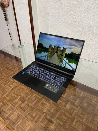 Gigabyte G7 17.3 144Hz Portátil Gaming