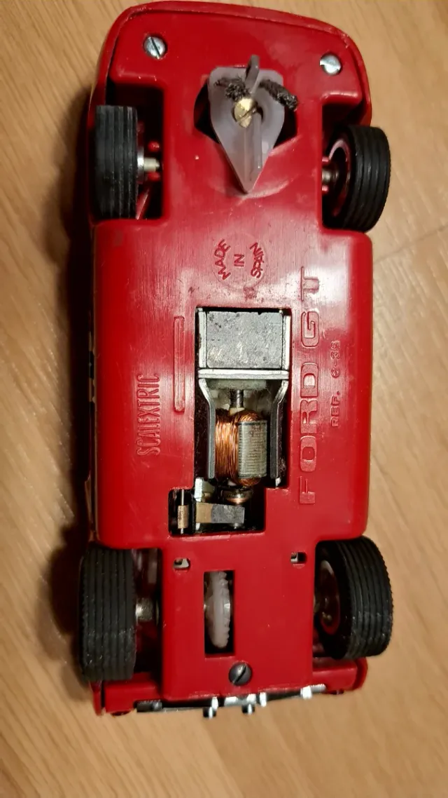 Coche Scalextric Ford GT 40 Rojo