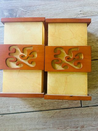 Lámparas de pared de madera y plastico