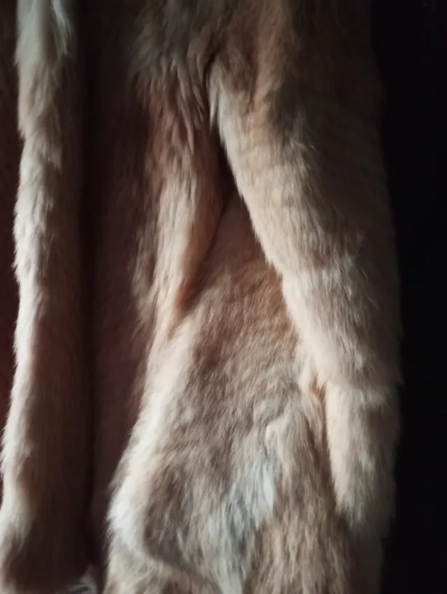 Chaquetón de piel beige y marrón