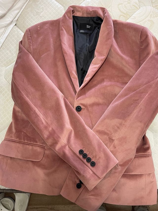 Americana Bershka rosa terciopelo