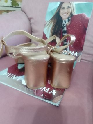 Sandalias de fiesta doradas