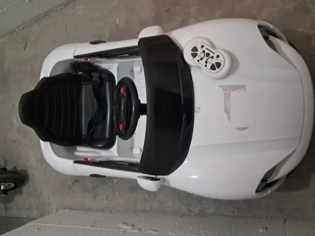 Coche a batería para niños