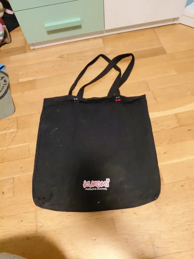 Bolso Kuromi Negro y Rosa