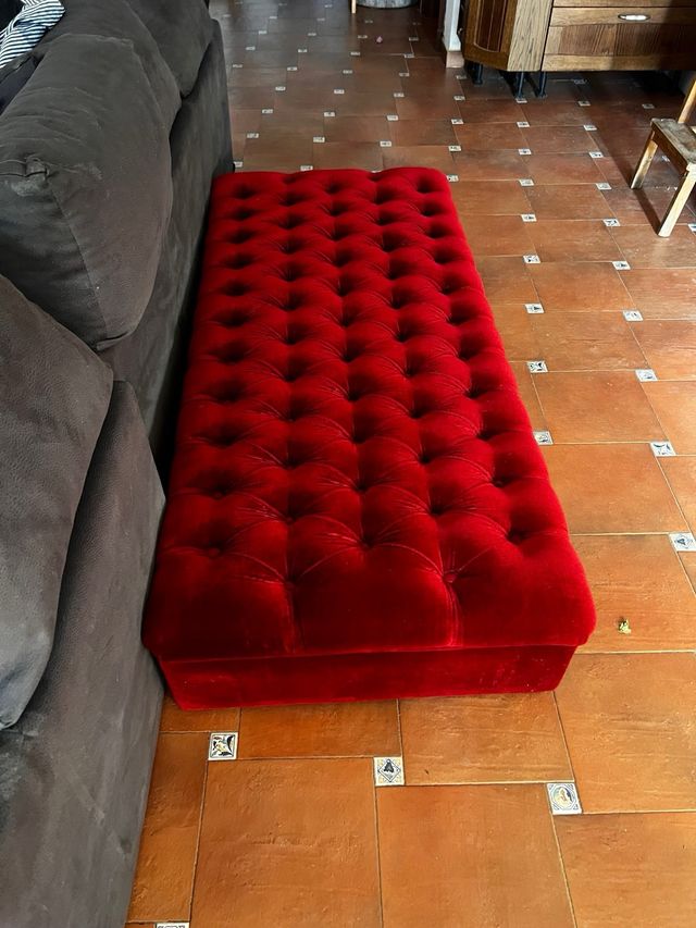 Diván Capitoné Terciopelo Rojo