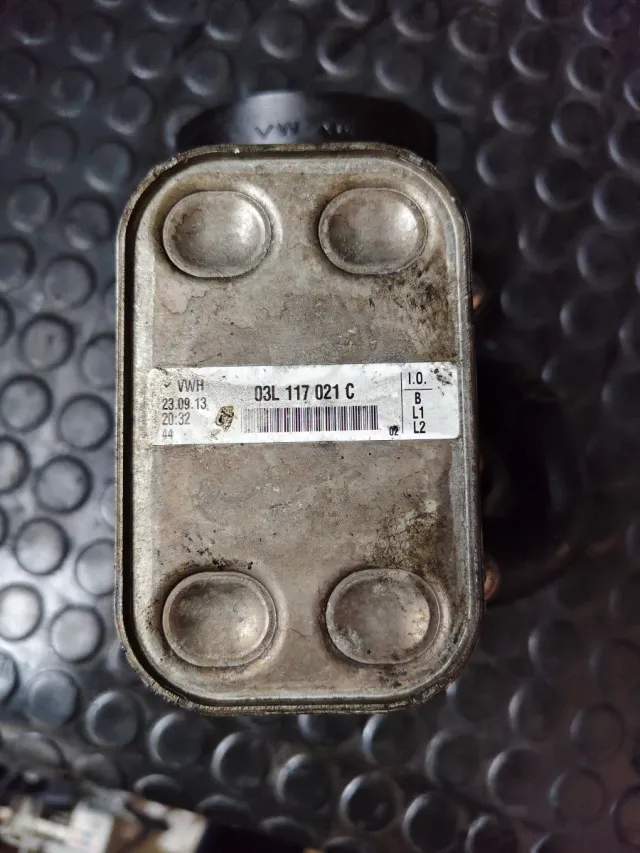 Enfriador Aceite VW Audi 03L117021C
