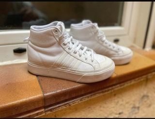 Zapatilla bota Adidas blanca