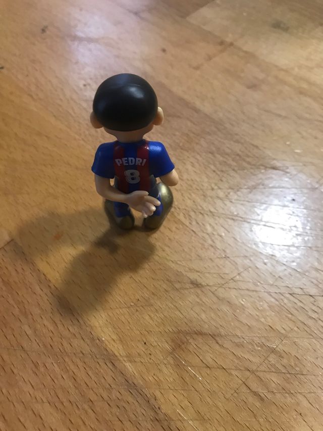 Muñeco Pedri FC Barcelona mide unos 6 cm