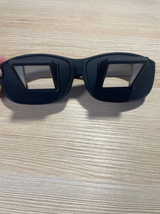 Gafas para ver acostado