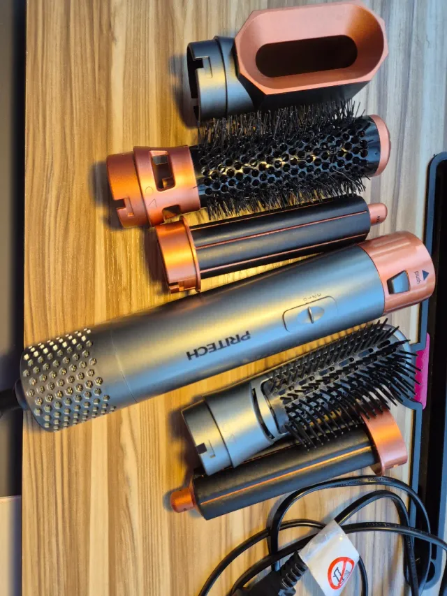 Secador de pelo PRITECH con accesorios