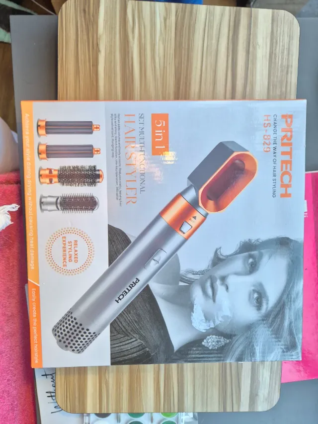 Secador de pelo PRITECH con accesorios