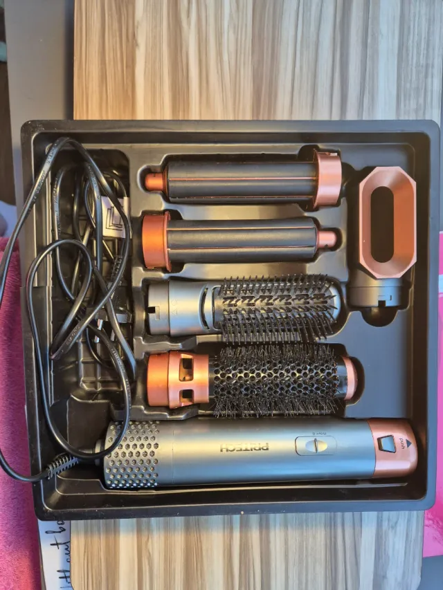 Secador de pelo PRITECH con accesorios