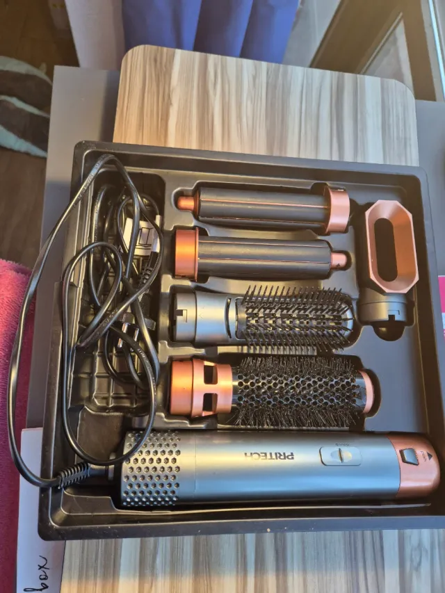 Secador de pelo PRITECH con accesorios