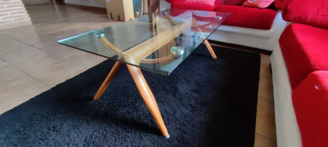Mesa de centro de cristal y madera
