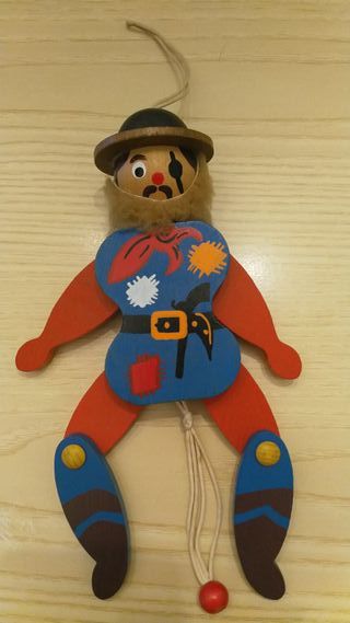 Marionetta in legno sceriffo tiracorda Famo