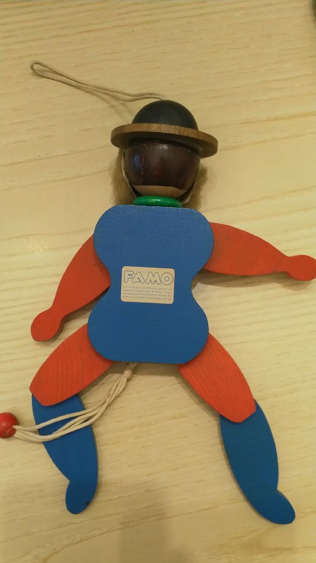 Marionetta in legno sceriffo tiracorda Famo