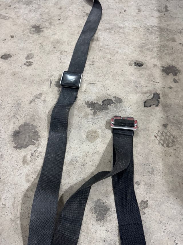 Cinturones seguridad coche clásico