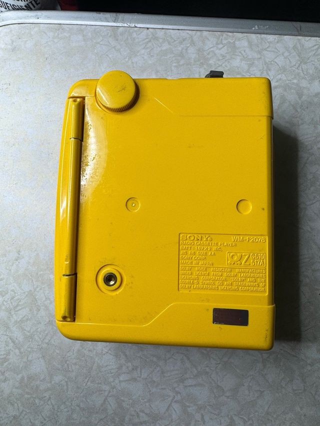 Walkman Sony FM/AM Sports Amarillo WM - f2078
