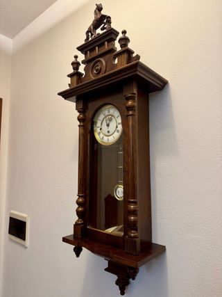 Orologio a pendolo in legno