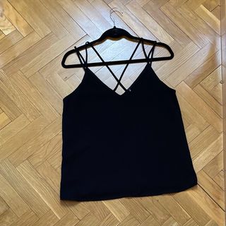 STRADIVARIUS Top tirantes negro