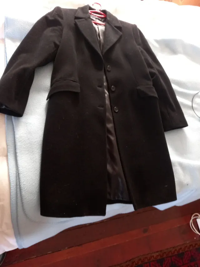 Abrigo de paño negro elegante. Talla 44/L