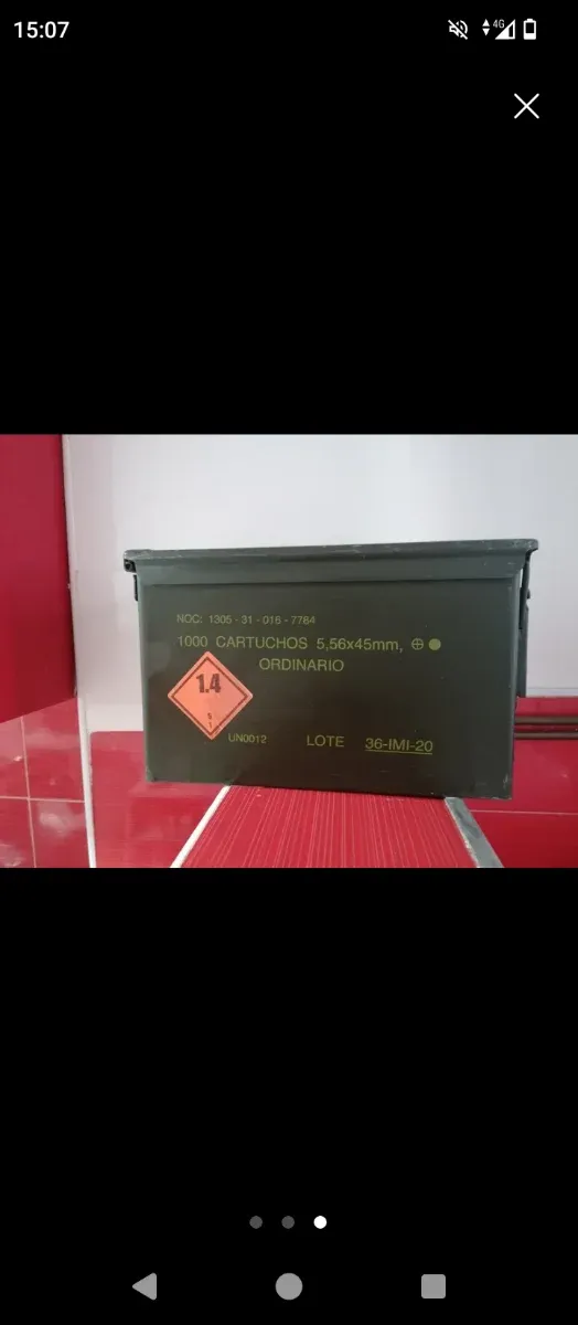 Caja de munición militar vacía