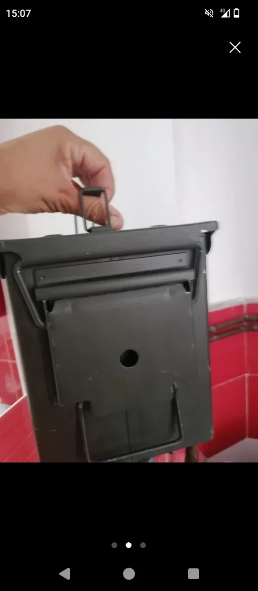 Caja de munición militar vacía