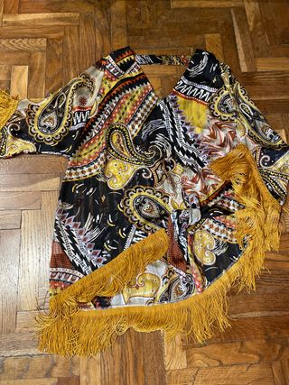 Blusa Poncho Multicolor con Flecos