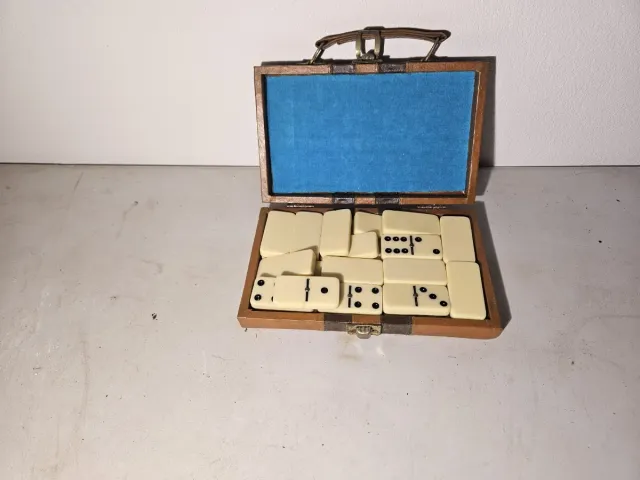 Antiguo juego de dominó de marfil