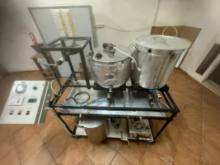 Macchina per fare la birra artigianale