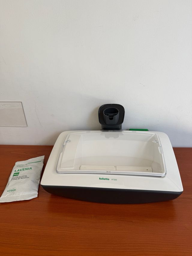 Folletto VF200 lavatappeti + prodotto