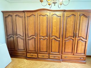 Armario de Roble Macizo impecable.  Medidas 351x53