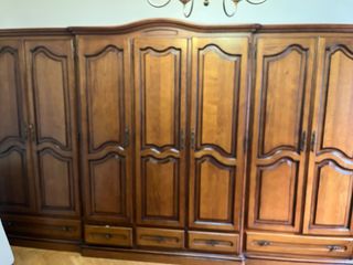 Armario de Roble Macizo impecable.  Medidas 351x53