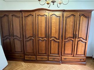 Armario de Roble Macizo impecable.  Medidas 351x53