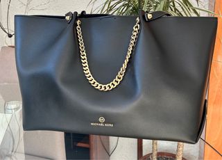 Bolso Michael Kors Negro Cadena Dorada de mano