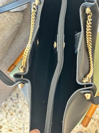 Bolso Michael Kors Negro Cadena Dorada de mano