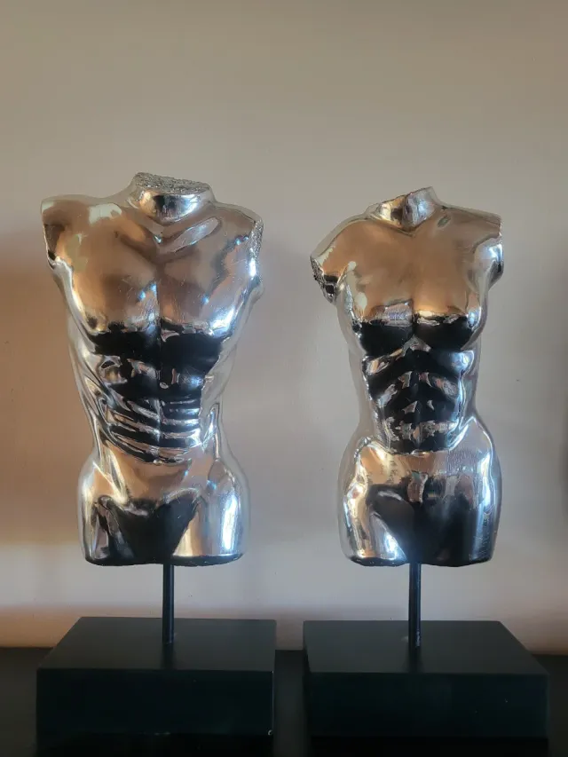 Pareja Esculturas Torso Metalizado