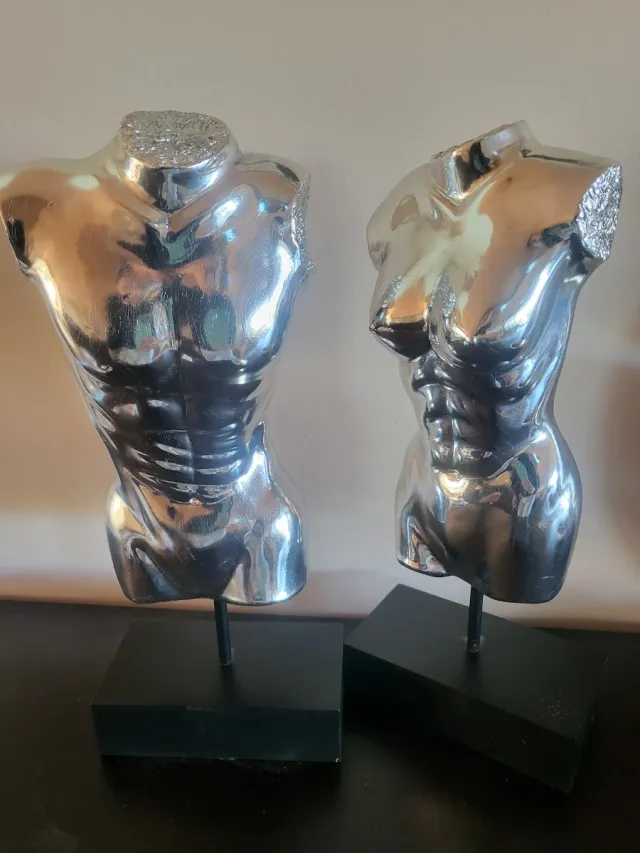 Pareja Esculturas Torso Metalizado