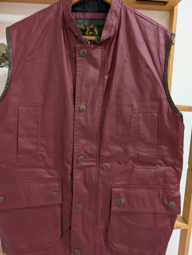 Waxed Gilet Vest, Burgundy, British Country Style