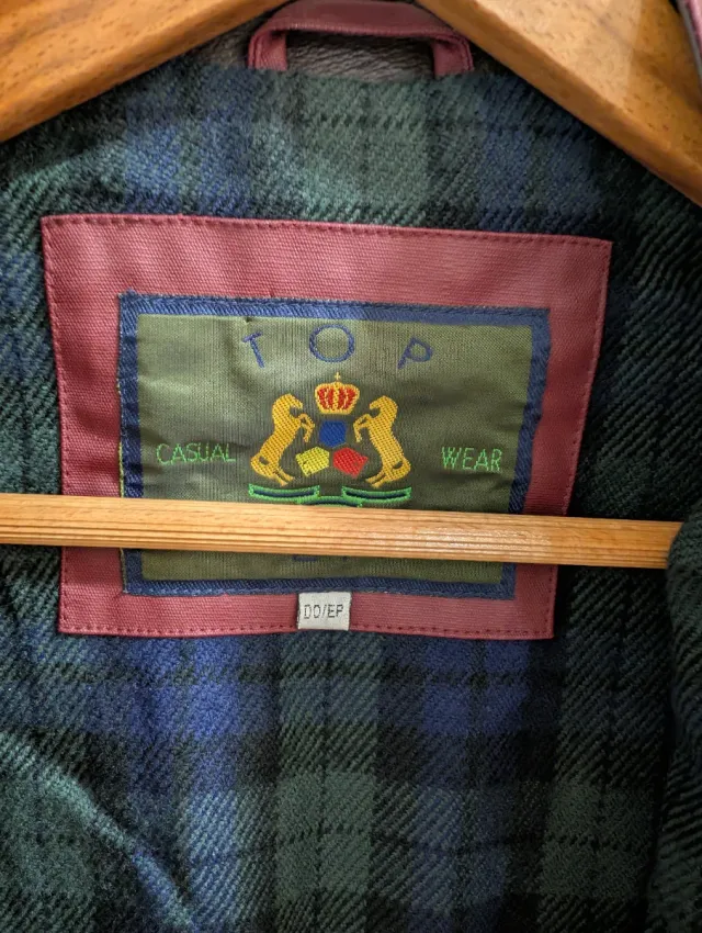 Waxed Gilet Vest, Burgundy, British Country Style