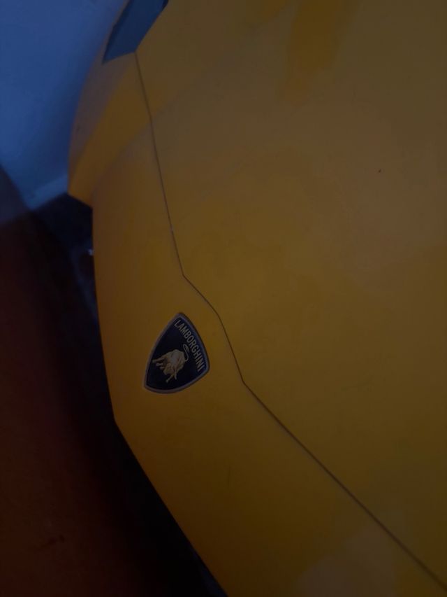 Coche Lamborgini AVENTADORniño grande amarillo.